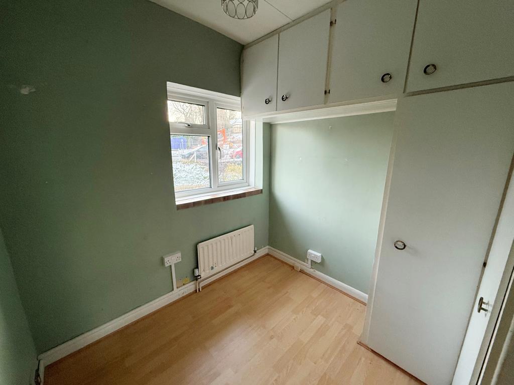Lot: 171 - THREE-BEDROOM END-TERRACE HOUSE FOR IMPROVEMENT - Bedroom three